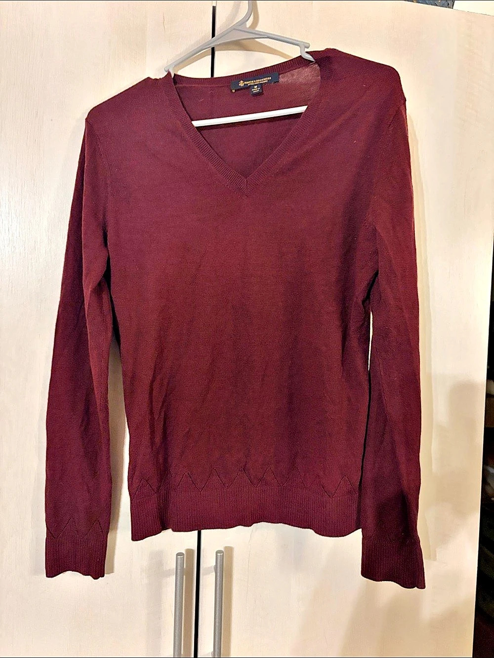 Brooks Brothers V-Neck Cotton Sweater in Red Size Medium Like New